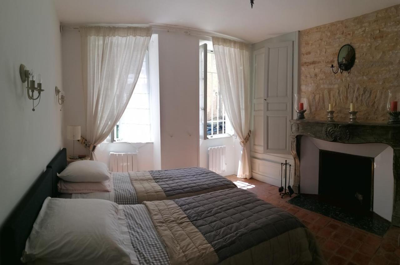 Le Tabellion Bed and Breakfast Noyers-sur-Serein Eksteriør billede