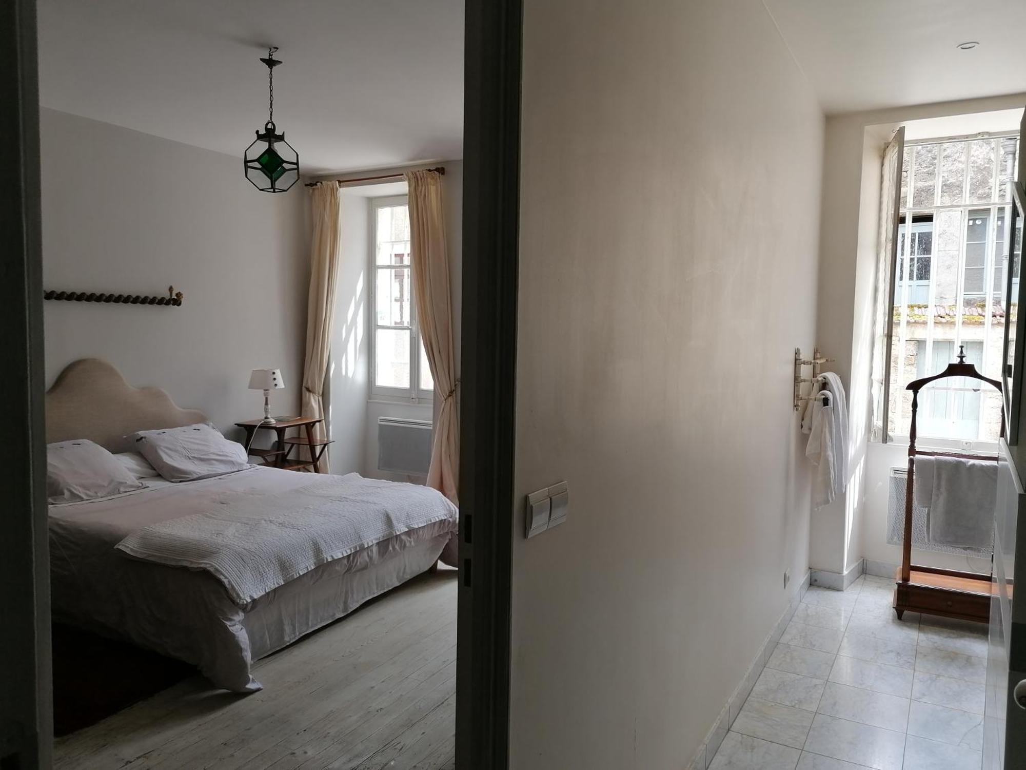 Le Tabellion Bed and Breakfast Noyers-sur-Serein Eksteriør billede