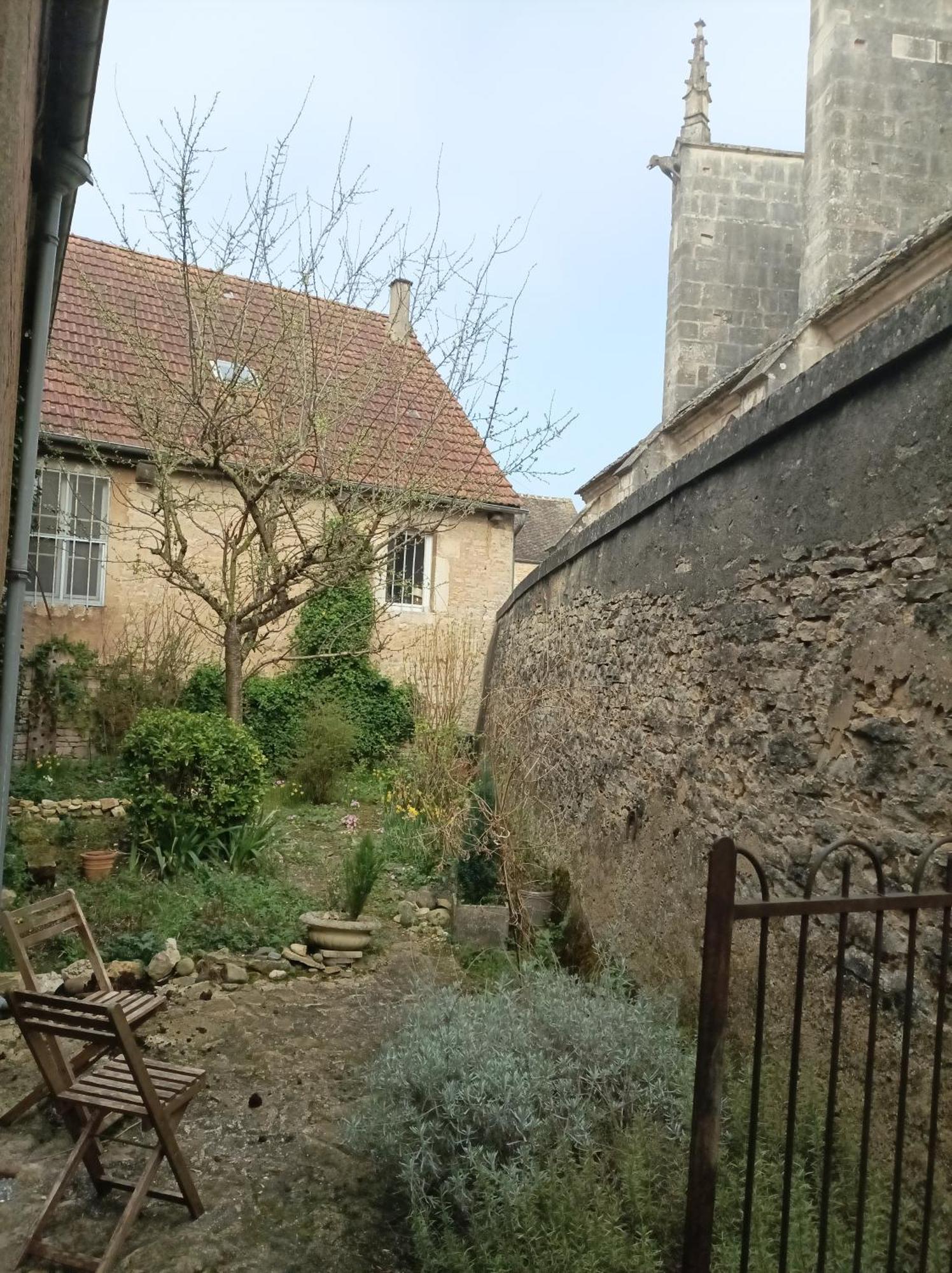 Le Tabellion Bed and Breakfast Noyers-sur-Serein Eksteriør billede